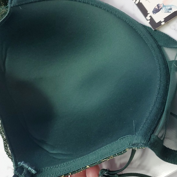 Victoria's Secret 36DDD Demi Bra, Emerald Green w/ Golden stitching 😍 Like New - Picture 10 of 15